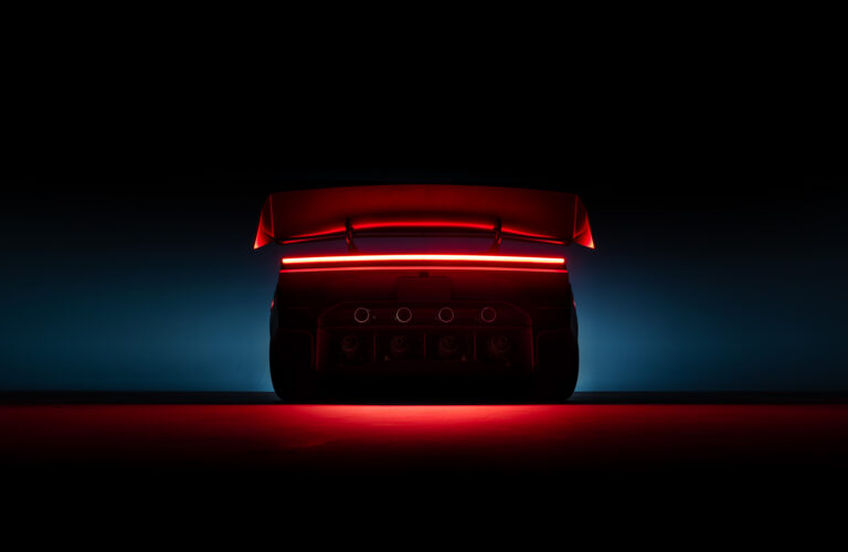 Tesla ukázala lietajúci Roadster