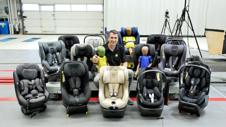 ADAC test detských autosedačiek: Maxi-Cosi vyhral medzi vajíčkami, dva modely zlyhali pri náraze