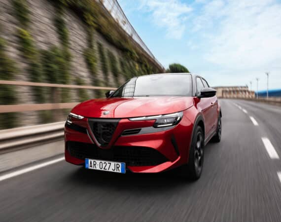 Alfa Romeo obnovuje ponuku modelov Junior, Tonale, Giulia a Stelvio