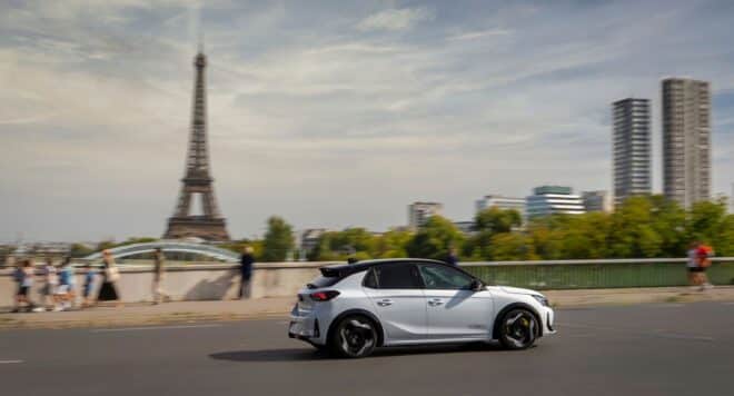 Nový Opel Corsa GSE sa ukázal v Paríži po ceste zo Zaragozy