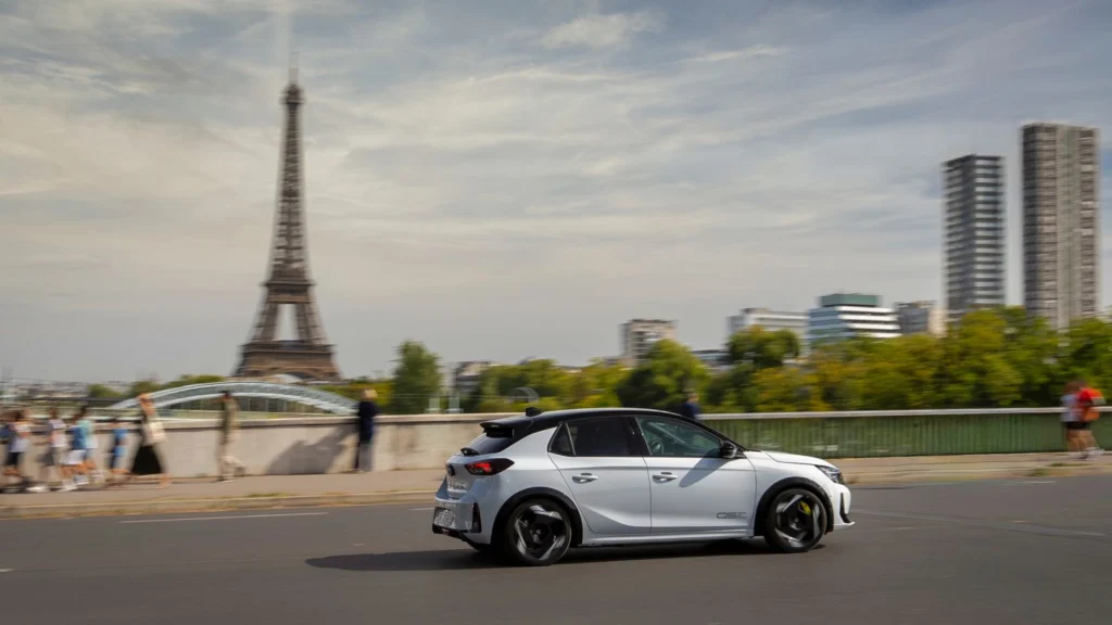 Nový Opel Corsa GSE sa ukázal v Paríži po ceste zo Zaragozy 2 Nový Opel Corsa GSE sa ukázal v Paríži po ceste zo Zaragozy