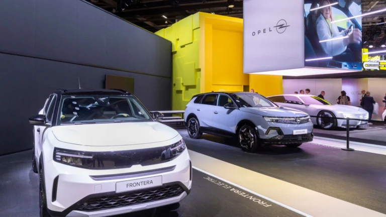Opel v Paríži ukázal Mokka GSE, Grandland Electric AWD a Frontera Electric Extended Range 10 Opel v Paríži ukázal Mokka GSE, Grandland Electric AWD a Frontera Electric Extended Range