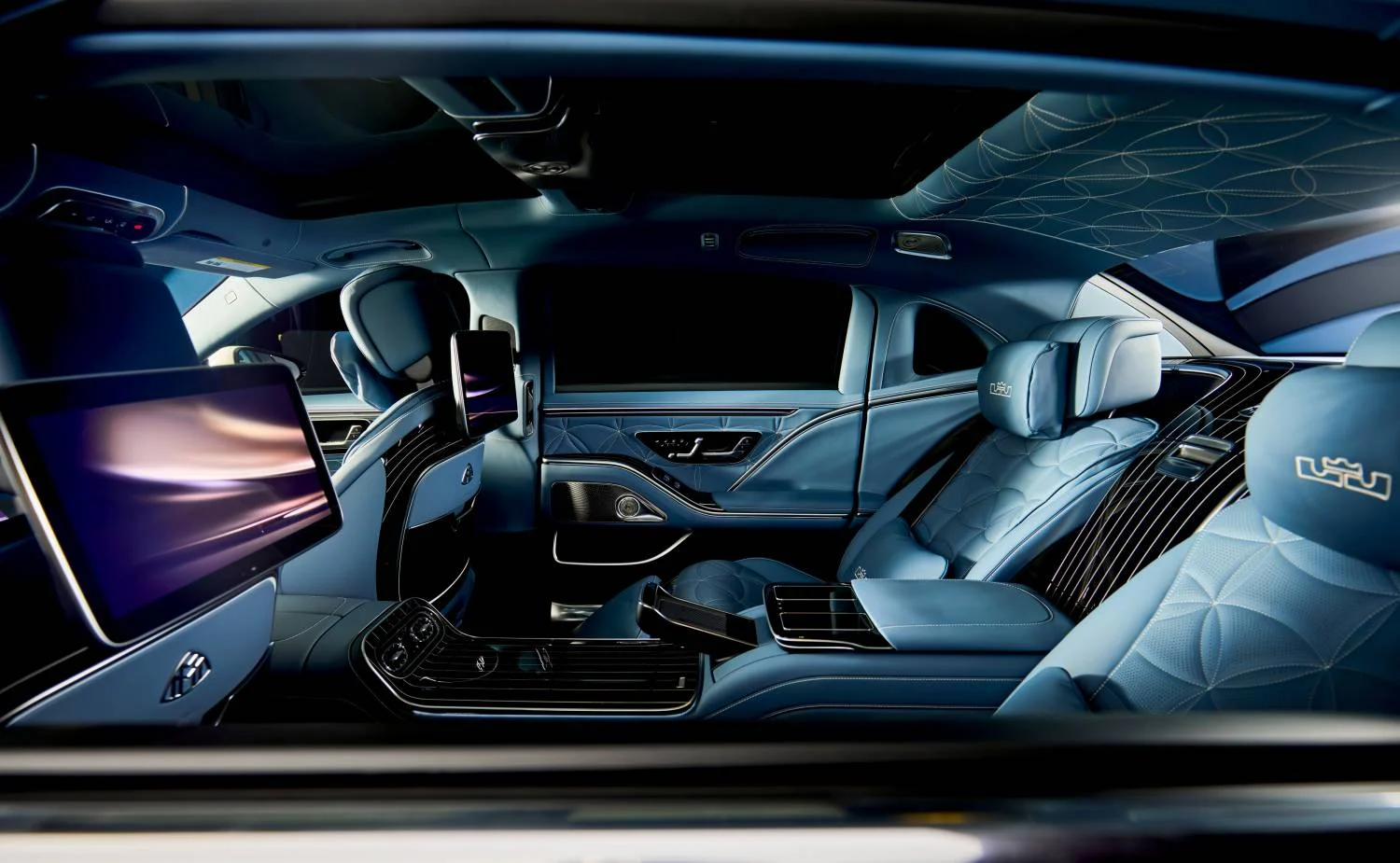 Takmer identický dvojník osobného Mercedes-Maybachu S-Class od LeBrona Jamesa sa v novembri objaví v dražbe. Výťažok podporí LeBron James Family Foundation a jej program I PROMISE.