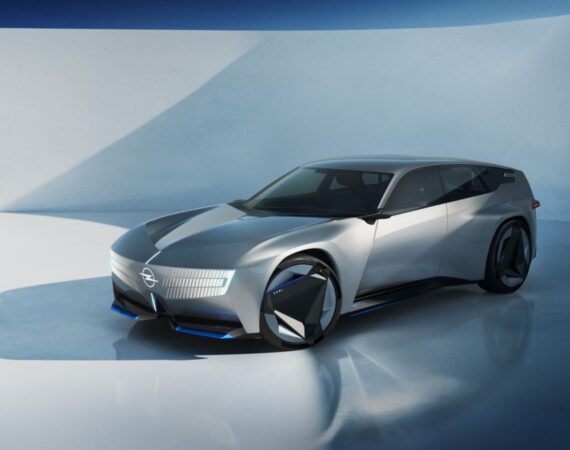 Opel STX Concept ukazuje víziu budúcnosti kombi a novú tvár značky