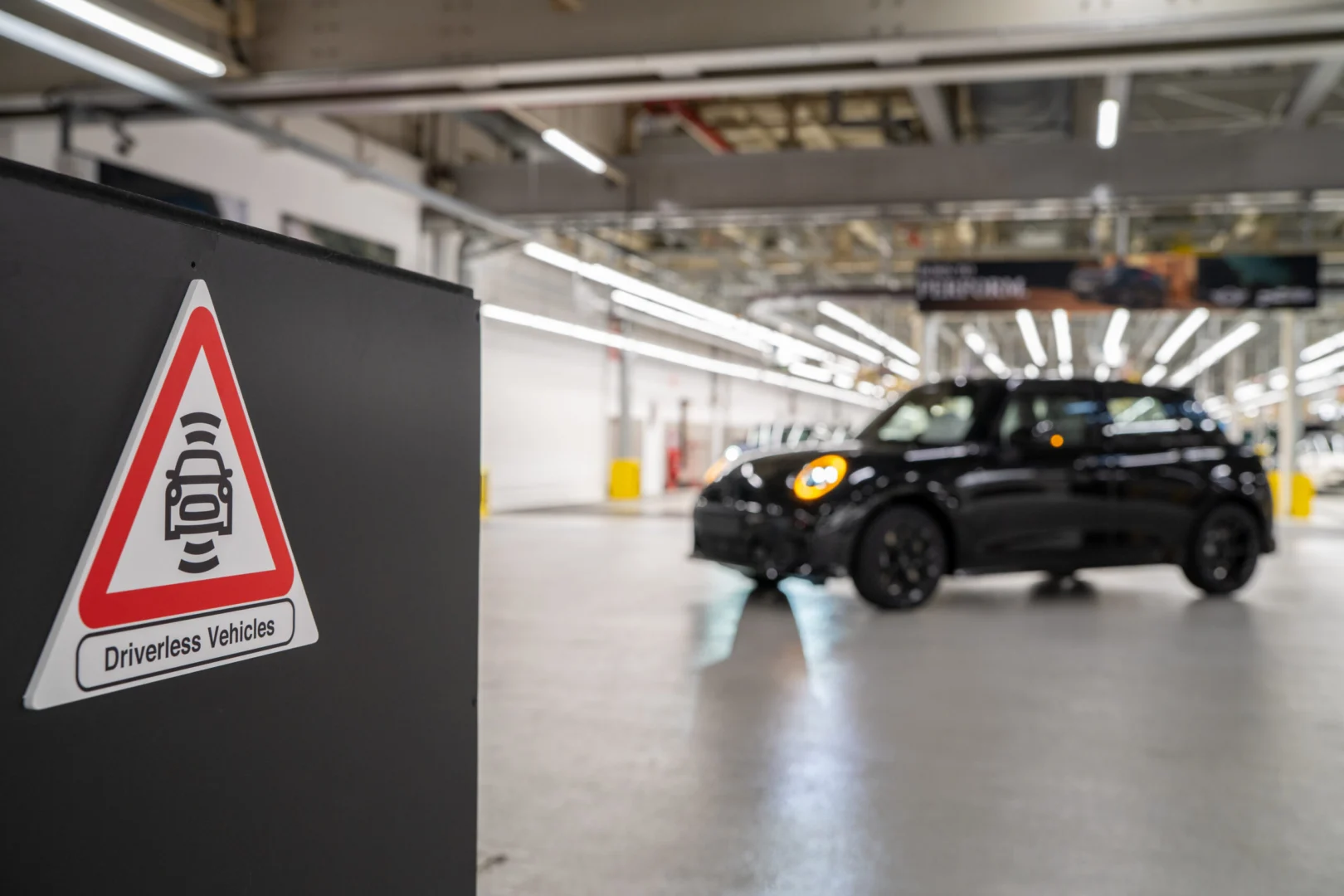 BMW Group presunula bez vodičov už milión vozidiel vo výrobných závodoch