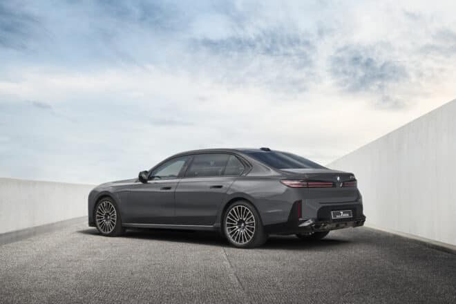 BMW Concept 7 Protection ukazuje ochranu v podobe luxusného sedanu radu 7