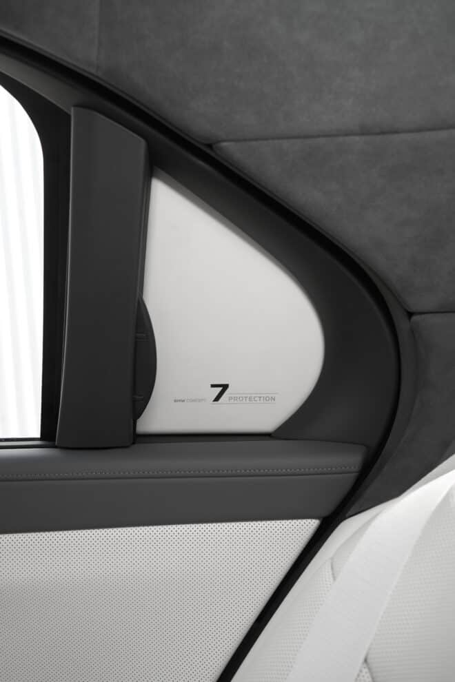 BMW Concept 7 Protection ukazuje ochranu v podobe luxusného sedanu radu 7