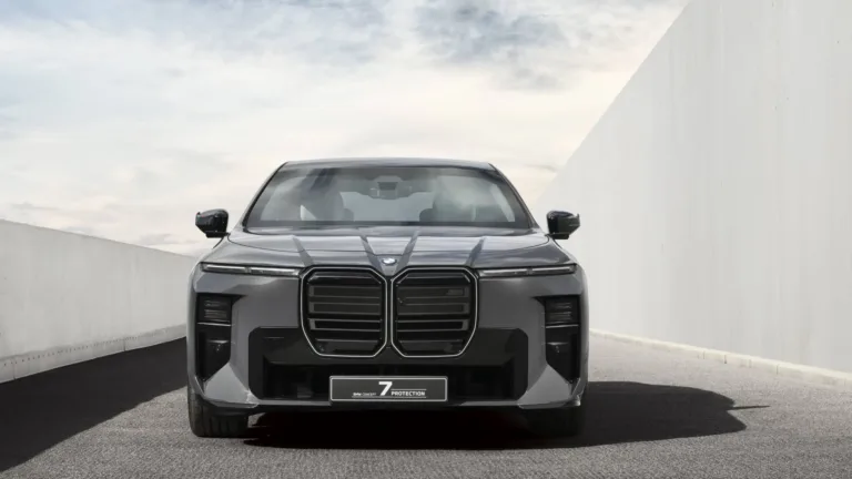 BMW Concept 7 Protection ukazuje ochranu v podobe luxusného sedanu radu 7