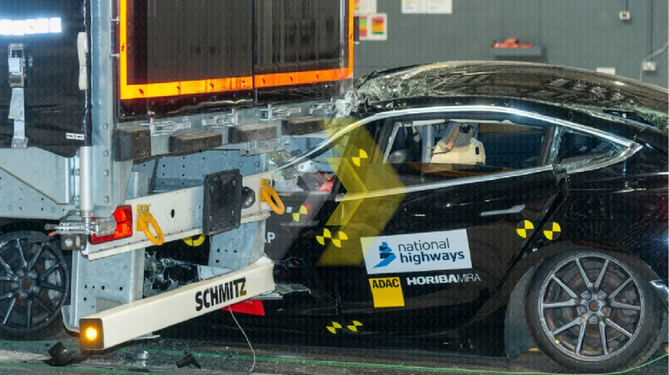 Euro NCAP vyzýva výrobcov nákladných áut a prívesov na rýchle posilnenie ochrany proti podbehnutiu zozadu