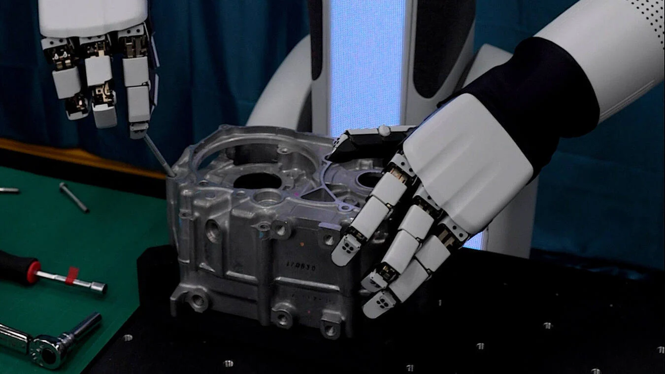 Honda ukázala bezdrôtové nabíjanie za jazdy, AI asistenta aj robotické a VR riešenia