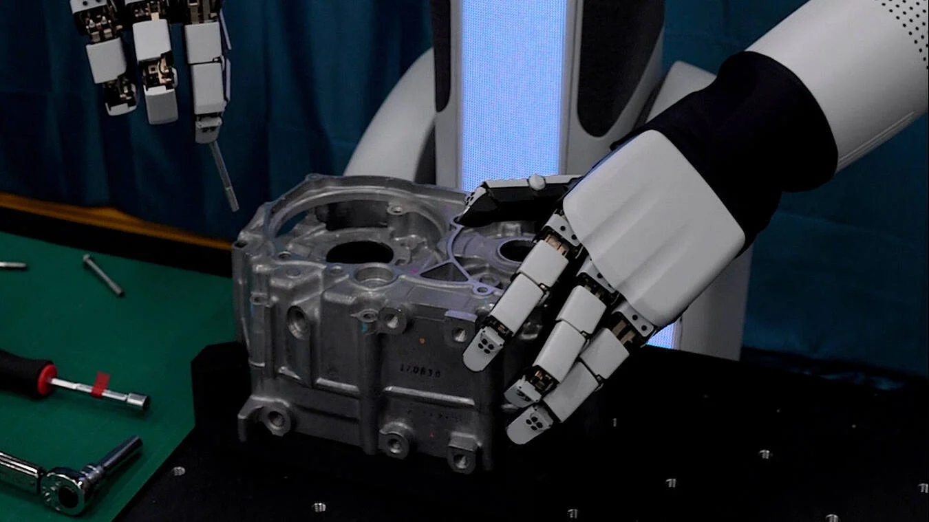 Honda ukázala bezdrôtové nabíjanie za jazdy, AI asistenta aj robotické a VR riešenia