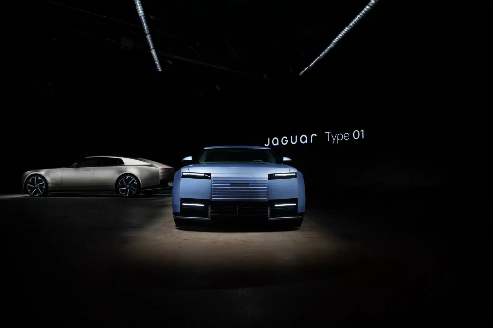 Jaguar Type 01 mal svetovú premiéru v New Yorku. Odhaľuje novú éru: elektrické GT s výkonom až 1 030 koní