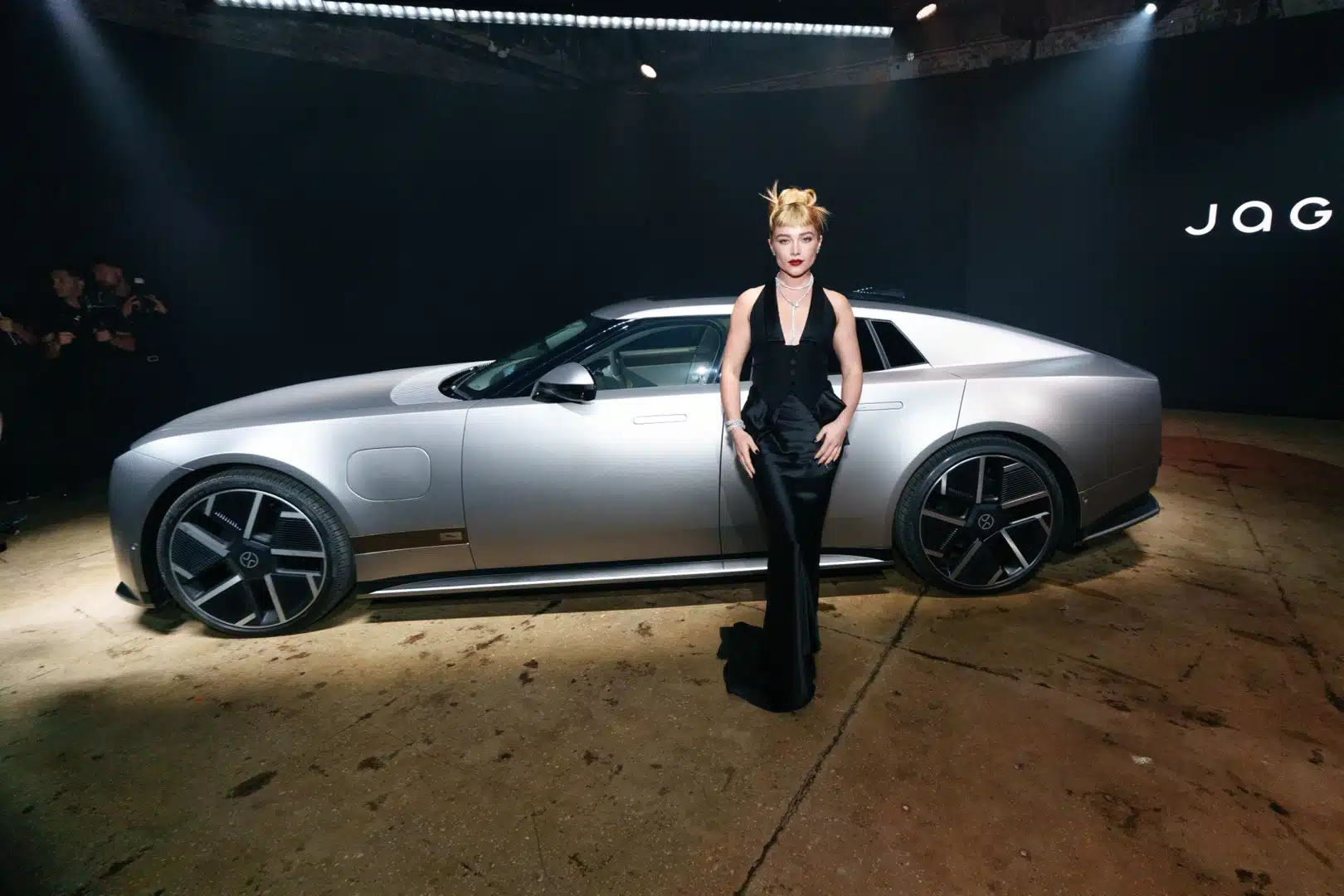 Jaguar Type 01 mal svetovú premiéru v New Yorku. Odhaľuje novú éru: elektrické GT s výkonom až 1 030 koní