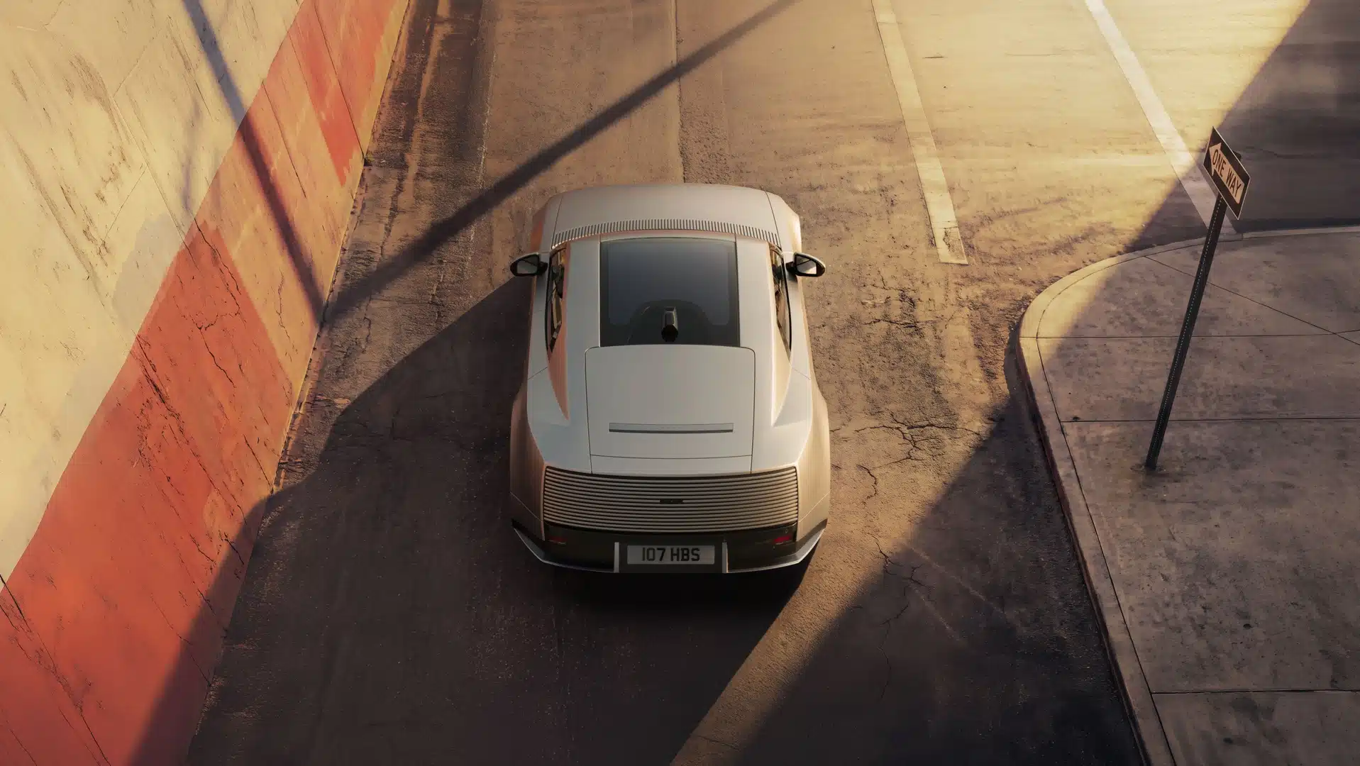 Jaguar Type 01 mal svetovú premiéru v New Yorku. Odhaľuje novú éru: elektrické GT s výkonom až 1 030 koní