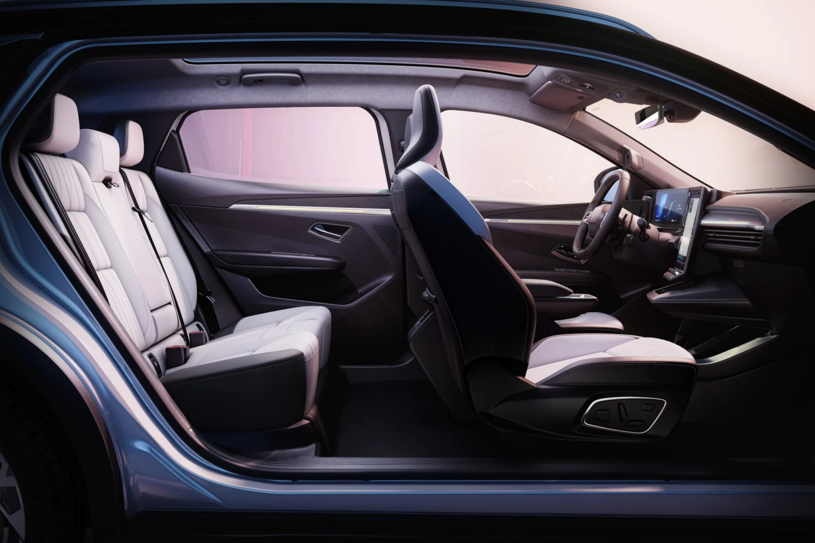 Renault Scenic E-Tech electric dostáva väčší dojazd, rýchlejšie nabíjanie aj nové digitálne funkcie