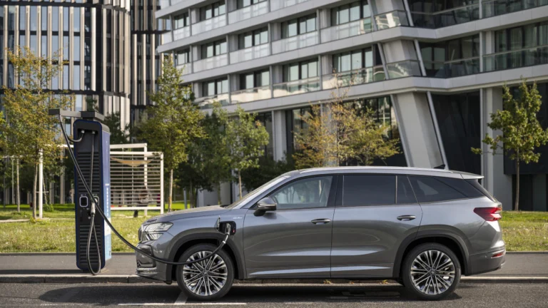 Škoda Kodiaq má novú výbavu Laurin & Klement a plug-in hybrid s výkonom 200 kW