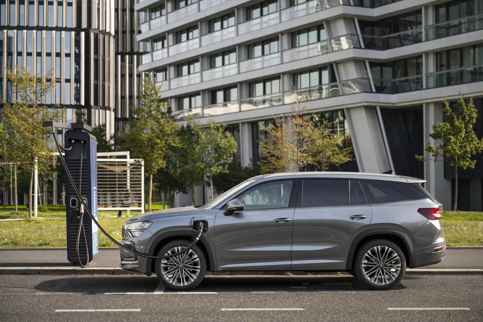 Škoda Kodiaq má novú výbavu Laurin & Klement a plug-in hybrid s výkonom 200 kW