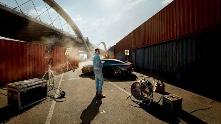 “TOO HARD TO RESIST”: Brad Pitt je tvárou novej kampane Mercedes-AMG GT 4-Door Coupé, štartuje v októbri 2026